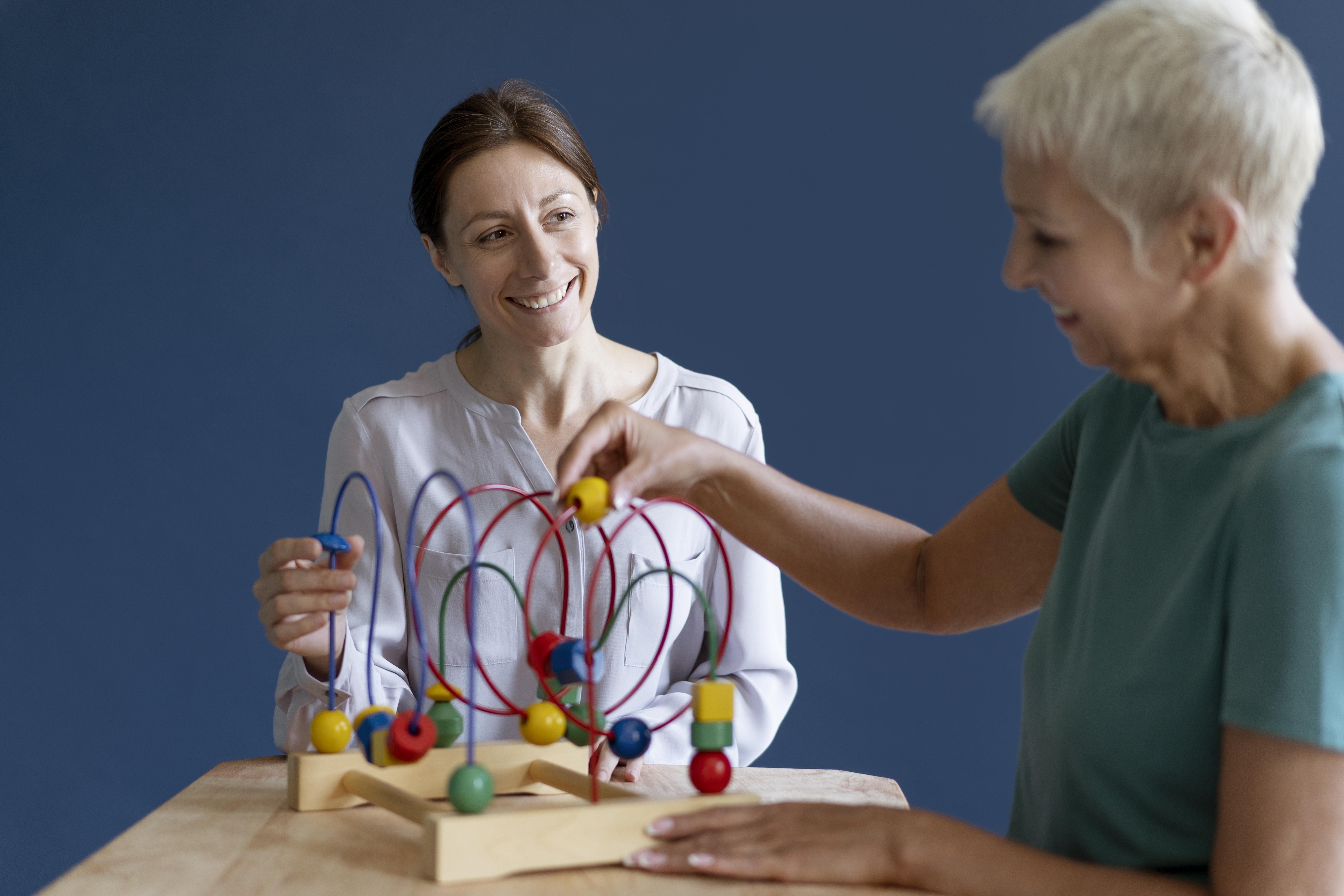 Woman doing an occupational therapy session with a psychologist